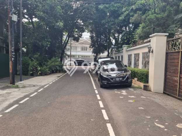 Rumah Elit Modern Tanpa Renovasi di Senopati Jakarta Selatan Rumah Elit Modern Tanpa Renovasi di Senopati Jakarta Selatan