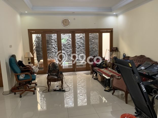 Rumah Mewah LB 160m2 Siap Pakai Desain Elegan di Veteran, Jakarta Selatan Rumah Mewah LB 160m2 Siap Pakai Desain Elegan di Veteran, Jakarta Selatan
