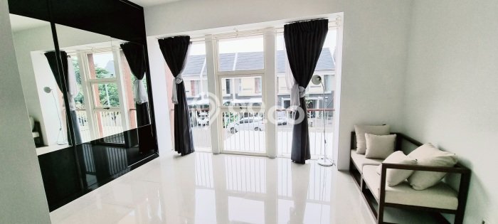 Rumah Luas Asri 3 KT Siap Huni di Petukangan Jakarta Selatan Rumah Luas Asri 3 KT Siap Huni di Petukangan Jakarta Selatan