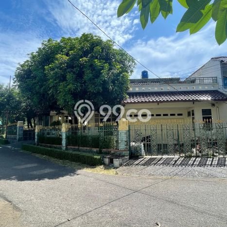 Rumah Elit Modern Tanpa Renovasi di Bintaro Jakarta Selatan Rumah Elit Modern Tanpa Renovasi di Bintaro Jakarta Selatan
