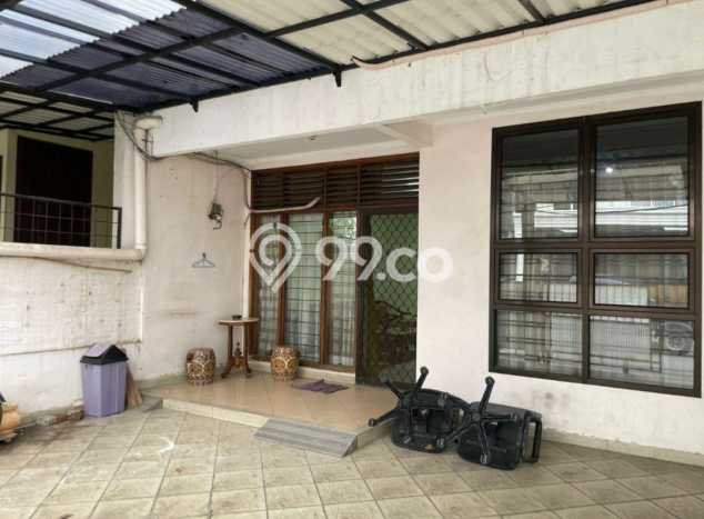 Rumah Elit Modern Tanpa Renovasi di Pondok Indah Jakarta Selatan Rumah Elit Modern Tanpa Renovasi di Pondok Indah Jakarta Selatan
