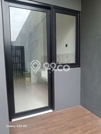Hunian Elit LB 280m2 Siap Huni Desain Elegan di BSD Eminent, Tangerang Hunian Elit LB 280m2 Siap Huni Desain Elegan di BSD Eminent, Tangerang