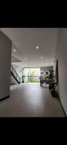 Hunian Elit LB 250m2 Siap Pakai Desain Elegan di BSD Giri Loka, Tangerang Hunian Elit LB 250m2 Siap Pakai Desain Elegan di BSD Giri Loka, Tangerang