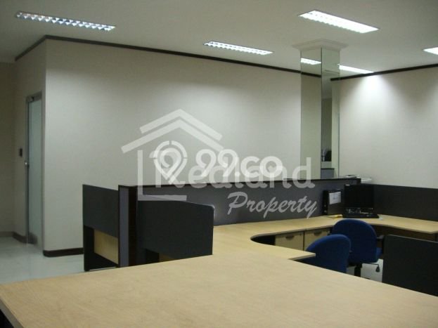 Unit Komersial Dijual di Semarang Tengah Semarang Luas Bangunan 1682m2 Unit Komersial Dijual di Semarang Tengah Semarang Luas Bangunan 1682m2