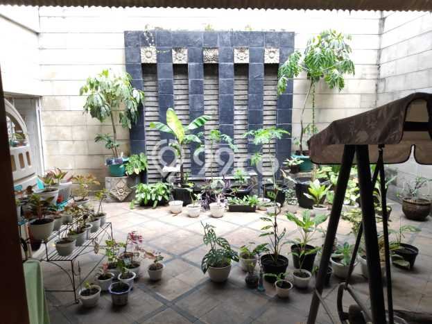 Rumah Luxury Modern Tanpa Renovasi di Puri Indah Jakarta Barat Rumah Luxury Modern Tanpa Renovasi di Puri Indah Jakarta Barat