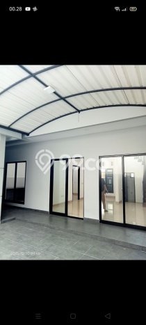 Rumah Modern Minimalis 5 KT Bisa Langsung Pindah di Serpong Utara Rumah Modern Minimalis 5 KT Bisa Langsung Pindah di Serpong Utara