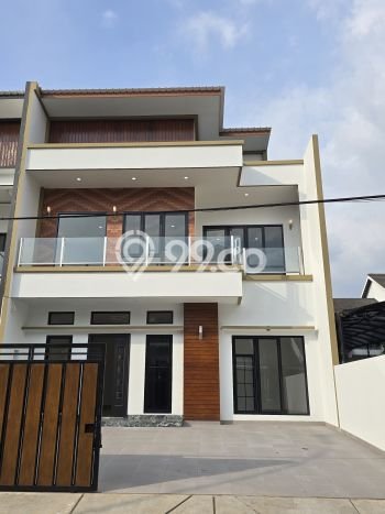 Jual Rumah Mewah Elegan Dengan View Eksklusif di BSD Nusaloka, Tangerang Jual Rumah Mewah Elegan Dengan View Eksklusif di BSD Nusaloka, Tangerang