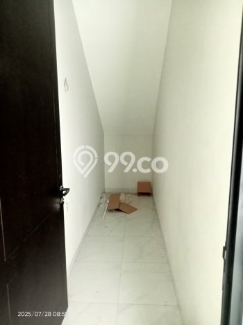 Rumah Luas Asri 3 KT Siap Huni di Kav DKI Jakarta Barat Rumah Luas Asri 3 KT Siap Huni di Kav DKI Jakarta Barat