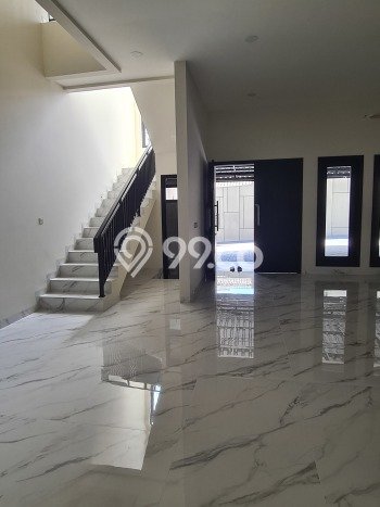 Rumah Elit LB 204m2 Siap Pakai Desain Elegan di BSD Griya Loka, Tangerang Rumah Elit LB 204m2 Siap Pakai Desain Elegan di BSD Griya Loka, Tangerang