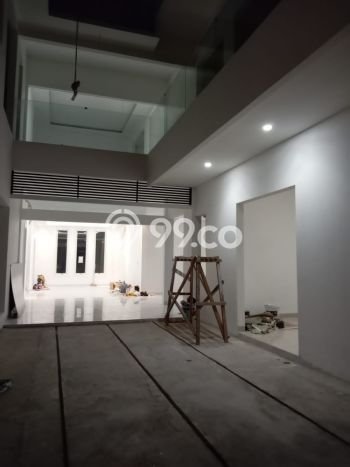 Rumah Mewah LB 450m2 Siap Pakai Desain Elegan di Alam Sutera, Tangerang Rumah Mewah LB 450m2 Siap Pakai Desain Elegan di Alam Sutera, Tangerang