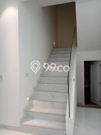 Rumah Mewah LB 450m2 Siap Pakai Desain Elegan di Alam Sutera, Tangerang Rumah Mewah LB 450m2 Siap Pakai Desain Elegan di Alam Sutera, Tangerang