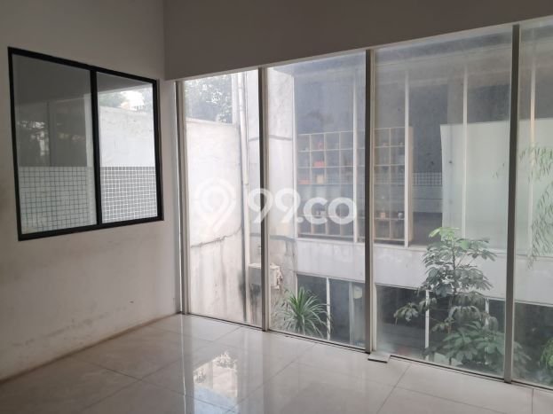 LOKASI PREMIUM! Ruko di , Luas 637m2m², Akses Utama LOKASI PREMIUM! Ruko di , Luas 637m2m², Akses Utama