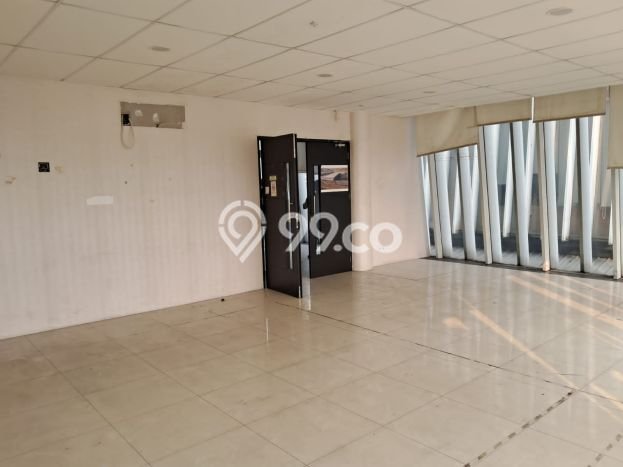 LOKASI PREMIUM! Ruko di , Luas 637m2m², Akses Utama LOKASI PREMIUM! Ruko di , Luas 637m2m², Akses Utama