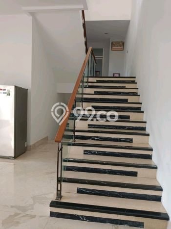 Rumah Elit Modern Tanpa Renovasi di BSD Telaga Golf Tangerang Rumah Elit Modern Tanpa Renovasi di BSD Telaga Golf Tangerang