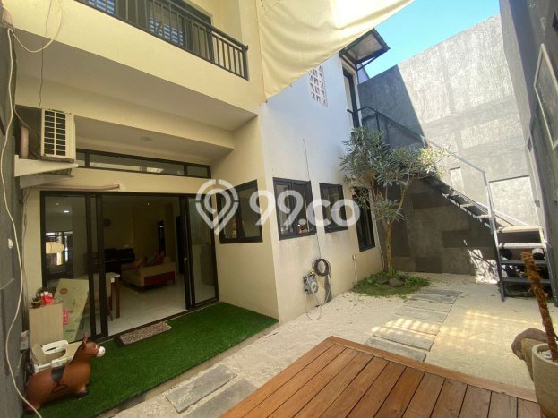 For Sale Rumah 5 Kamar Lokasi Ideal Nyaman dan Strategis di Antapani For Sale Rumah 5 Kamar Lokasi Ideal Nyaman dan Strategis di Antapani