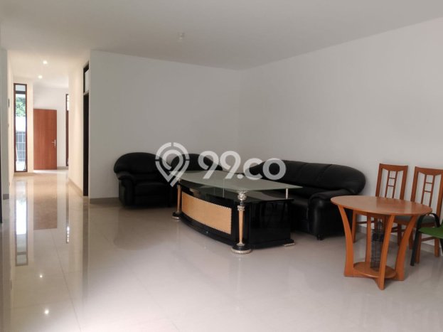 Dijual Hunian Rumah Terawat 4 KT di Sarijadi, Bandung Dijual Hunian Rumah Terawat 4 KT di Sarijadi, Bandung