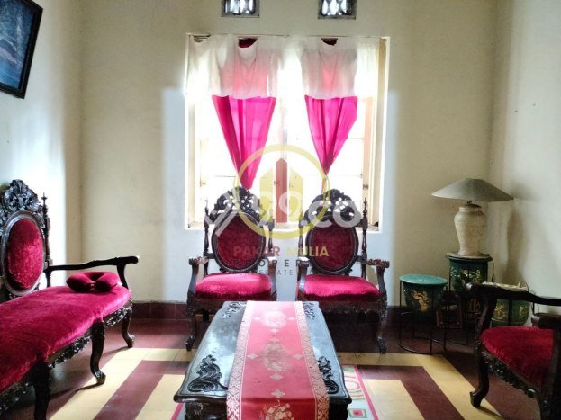 Ready to Use! Luxury House LT 436m2 Desain Elegan di Pungkur Ready to Use! Luxury House LT 436m2 Desain Elegan di Pungkur