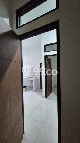 Ruko Dijual di Bandung LT 300m2 & LB 500m2 Lokasi Terbaik! Ruko Dijual di Bandung LT 300m2 & LB 500m2 Lokasi Terbaik!