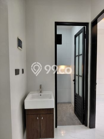 Jual Rumah Mewah Elegan Dengan View Eksklusif di BSD Griya Loka, Tangerang Jual Rumah Mewah Elegan Dengan View Eksklusif di BSD Griya Loka, Tangerang