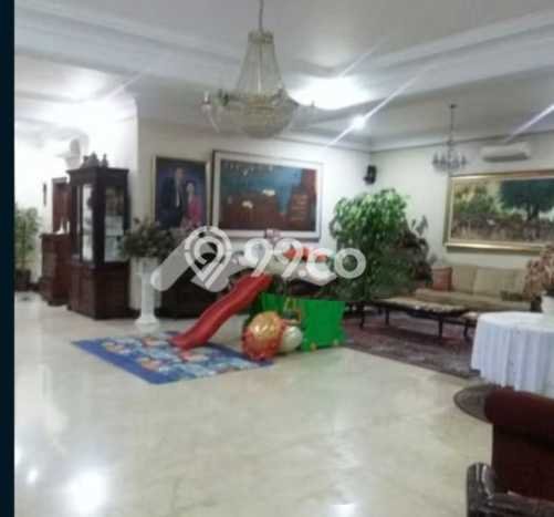 Dijual Rumah Premium dengan Fasilitas Sekitar Komplit di Menteng, Jakarta Pusat Dijual Rumah Premium dengan Fasilitas Sekitar Komplit di Menteng, Jakarta Pusat