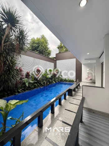 Rumah Elit Modern Tanpa Renovasi di Pondok Indah Jakarta Selatan Rumah Elit Modern Tanpa Renovasi di Pondok Indah Jakarta Selatan