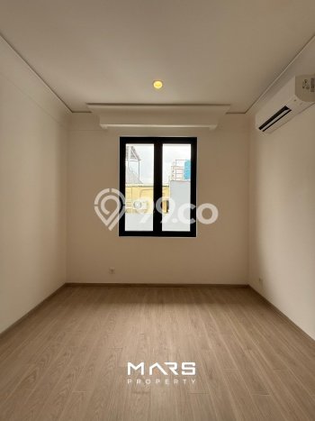 Siap Huni Rumah Mewah 4 Kamar di Kebayoran Baru Dekat ke Mana Pun Siap Huni Rumah Mewah 4 Kamar di Kebayoran Baru Dekat ke Mana Pun