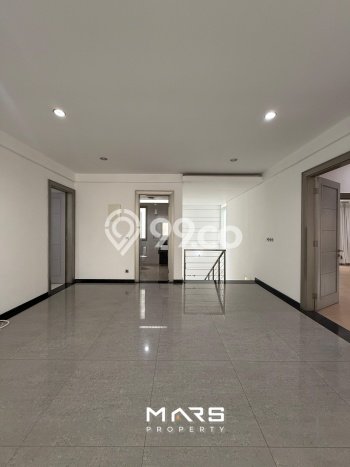 Rumah Elit Modern Tanpa Renovasi di Pondok Indah Jakarta Selatan Rumah Elit Modern Tanpa Renovasi di Pondok Indah Jakarta Selatan