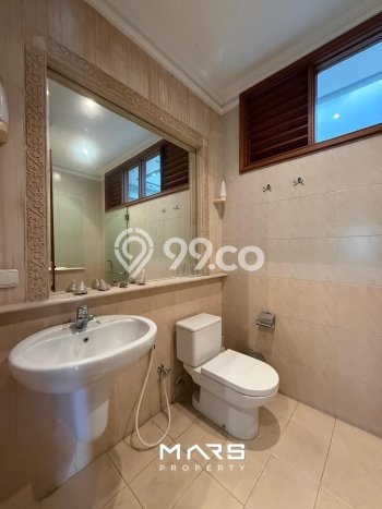 For Sale! Luxury House LT 310m2 Desain Elegan di Pondok Indah For Sale! Luxury House LT 310m2 Desain Elegan di Pondok Indah