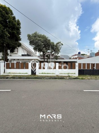 Hot Offer Hunian Mewah Ideal dan Luas di Menteng, Jakarta Pusat Hot Offer Hunian Mewah Ideal dan Luas di Menteng, Jakarta Pusat
