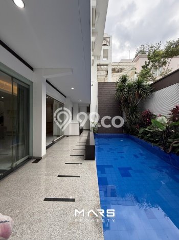 Rumah Elit Modern Tanpa Renovasi di Pondok Indah Jakarta Selatan Rumah Elit Modern Tanpa Renovasi di Pondok Indah Jakarta Selatan