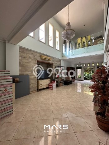 Dijual Rumah Mewah Megah Dengan View Eksklusif di Senopati, Jakarta Selatan Dijual Rumah Mewah Megah Dengan View Eksklusif di Senopati, Jakarta Selatan