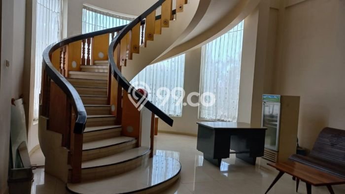 Rumah Mewah Siap Huni LT 684m2 di Pontianak Selatan, Pontianak Rumah Mewah Siap Huni LT 684m2 di Pontianak Selatan, Pontianak