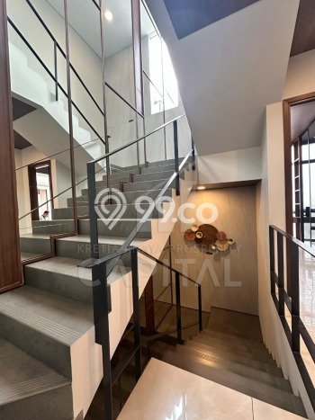 Rumah Elit Modern Siap Huni di Kota Baru Parahyangan Bandung Rumah Elit Modern Siap Huni di Kota Baru Parahyangan Bandung