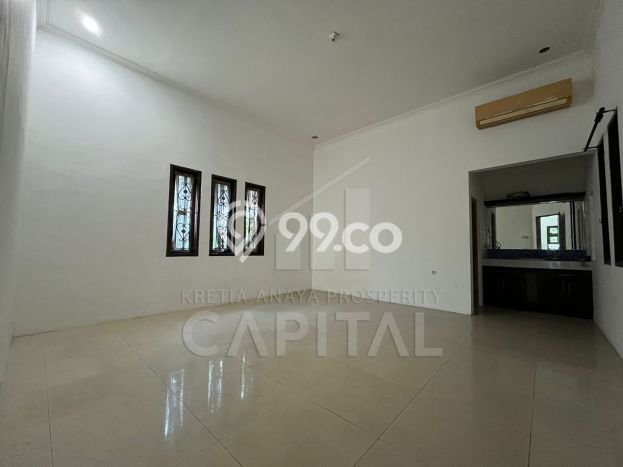 Rumah Eksklusif Siap Huni LT 334m2 di Batununggal, Bandung Rumah Eksklusif Siap Huni LT 334m2 di Batununggal, Bandung
