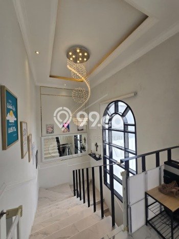 Jual Rumah Luas Megah Dengan View Eksklusif di Geger Kalong, Bandung Jual Rumah Luas Megah Dengan View Eksklusif di Geger Kalong, Bandung
