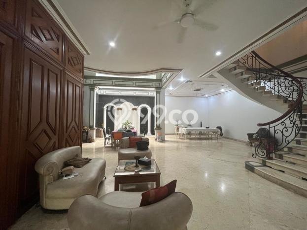 Hunian Mewah LB 500m2 Siap Huni Desain Elegan di Bintaro, Jakarta Selatan Hunian Mewah LB 500m2 Siap Huni Desain Elegan di Bintaro, Jakarta Selatan