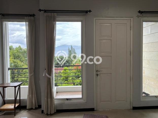 Disewakan! Rumah 5 Kamar Tidur &
5 Kamar Mandi di Bukit Sari, Semarang Disewakan! Rumah 5 Kamar Tidur &
5 Kamar Mandi di Bukit Sari, Semarang
