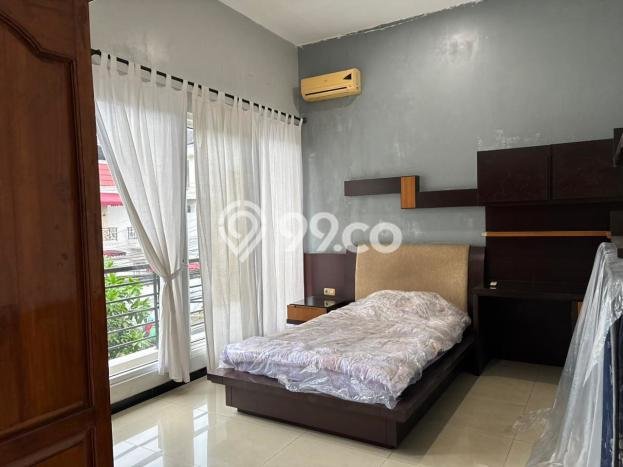 Disewakan! Rumah 5 Kamar Tidur &
5 Kamar Mandi di Bukit Sari, Semarang Disewakan! Rumah 5 Kamar Tidur &
5 Kamar Mandi di Bukit Sari, Semarang