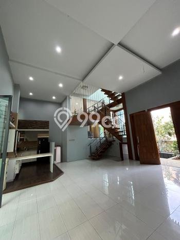 Lokasi strategis! Rumah siap pakai dikontrakkan di Gajah Mungkur LB 500m2 Lokasi strategis! Rumah siap pakai dikontrakkan di Gajah Mungkur LB 500m2