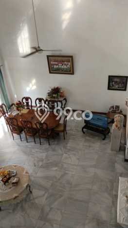 Ready to Use! Luxury House LT 384m2 Desain Elegan di Pejaten Ready to Use! Luxury House LT 384m2 Desain Elegan di Pejaten