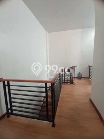 Rumah Modern 2 KT di Kemang Pratama Bekasi Semi Furnished Rumah Modern 2 KT di Kemang Pratama Bekasi Semi Furnished