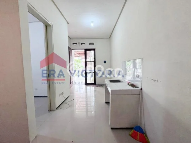 Disewakan! Rumah 3 Kamar Tidur &
2 Kamar Mandi di Araya, Malang Disewakan! Rumah 3 Kamar Tidur &
2 Kamar Mandi di Araya, Malang