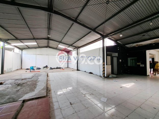 Disewakan Ruko komersial di Blimbing luas bangunan 360m2 Disewakan Ruko komersial di Blimbing luas bangunan 360m2