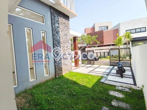 RARE UNIT! Rumah kawasan , 4 KT, Pemandangan Indah, Luas 200m2m² Bangunan 180m2m² RARE UNIT! Rumah kawasan , 4 KT, Pemandangan Indah, Luas 200m2m² Bangunan 180m2m²