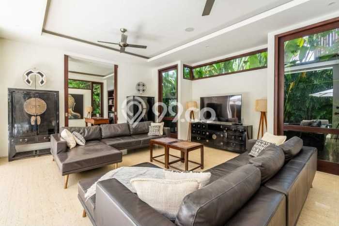 Vila Kawasan , Dimensi 1100m2m², Dekat dengan transportasi publik Vila Kawasan , Dimensi 1100m2m², Dekat dengan transportasi publik
