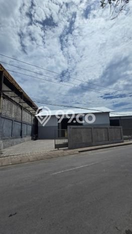 Disewakan Gudang di Kawasan Ramai Sesetan Luas 500m2 Disewakan Gudang di Kawasan Ramai Sesetan Luas 500m2