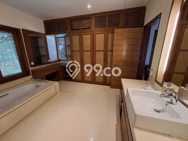 LOKASI STRATEGIS! Vila Kawasan , Area 700m2m², Area Berkembang LOKASI STRATEGIS! Vila Kawasan , Area 700m2m², Area Berkembang