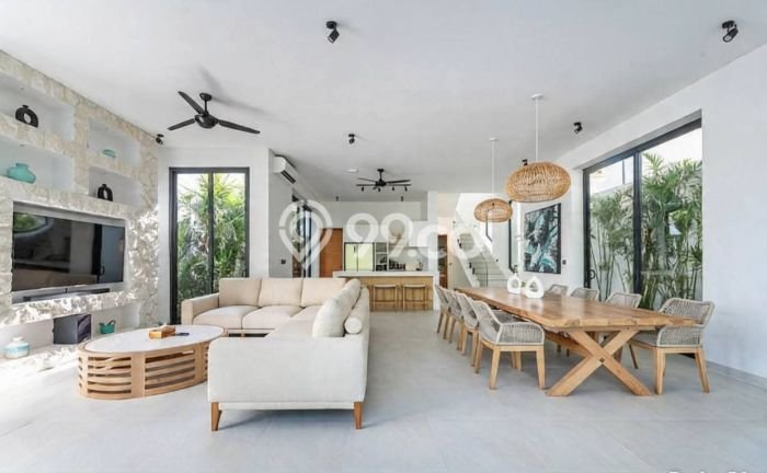 Vila Terawat Kawasan , Ukuran 300m2m², Posisi Premium dengan jalan bagus Vila Terawat Kawasan , Ukuran 300m2m², Posisi Premium dengan jalan bagus