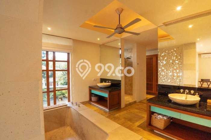 DIJUAL! Vila Kawasan , Area 2460m2m², Posisi Premium DIJUAL! Vila Kawasan , Area 2460m2m², Posisi Premium