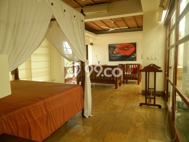 DIJUAL! Vila Kawasan , Area 2460m2m², Posisi Premium DIJUAL! Vila Kawasan , Area 2460m2m², Posisi Premium